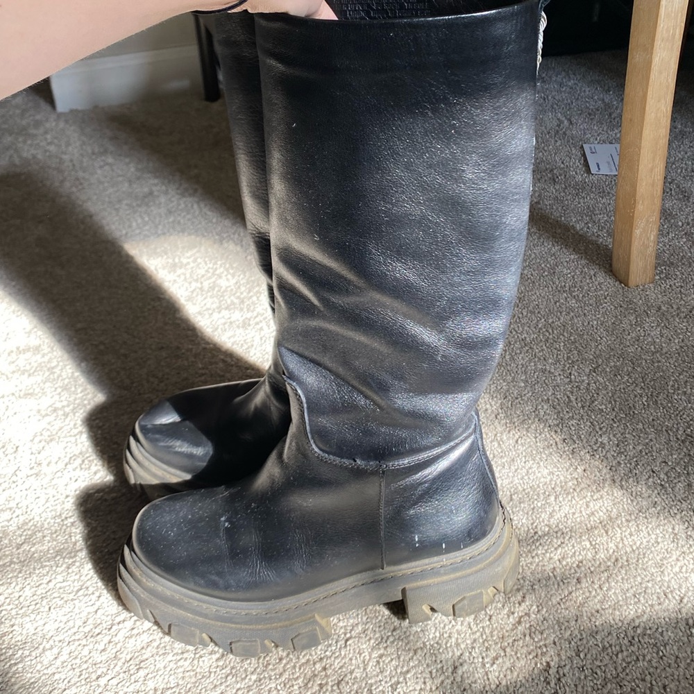 Steve Madden platform tall boot